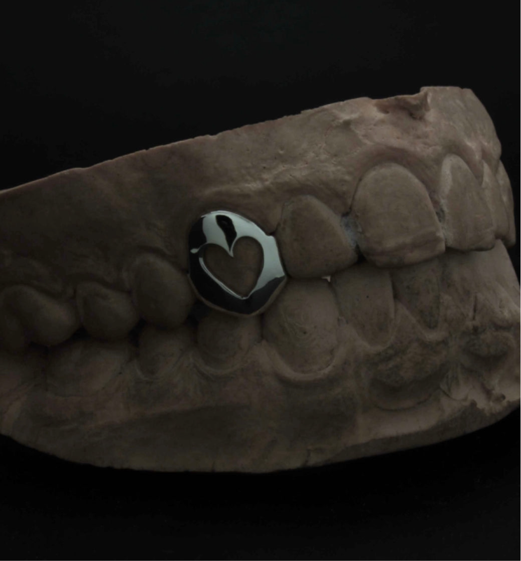 Single Cap Heart Grillz